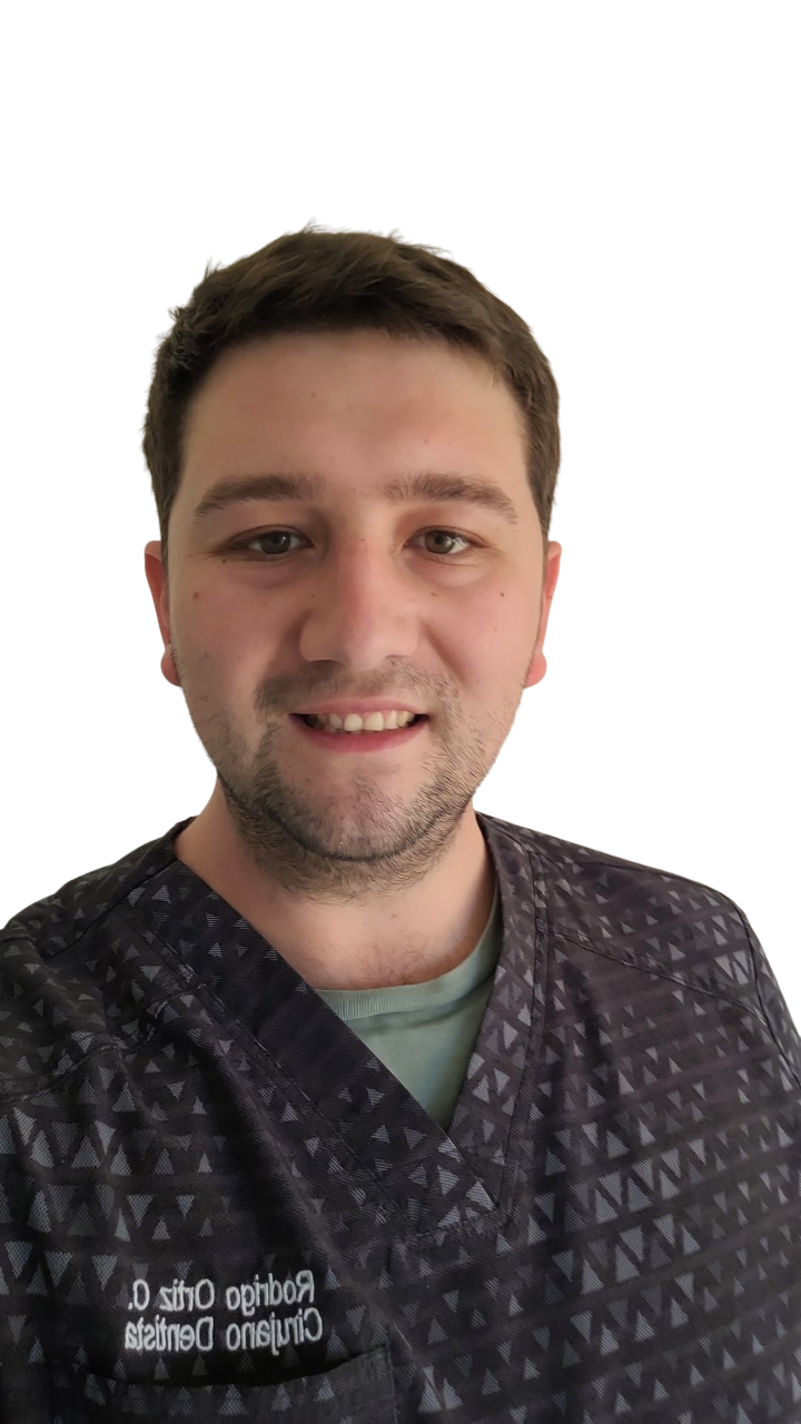 Rodrigo Ortiz - Implantólogo